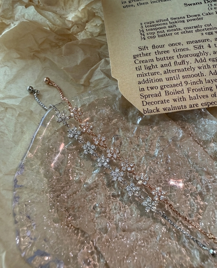 LUX GLOW 法式花簇鋯石手鍊商品圖 4｜金銀雙色鋯石手鍊 可調式手鍊